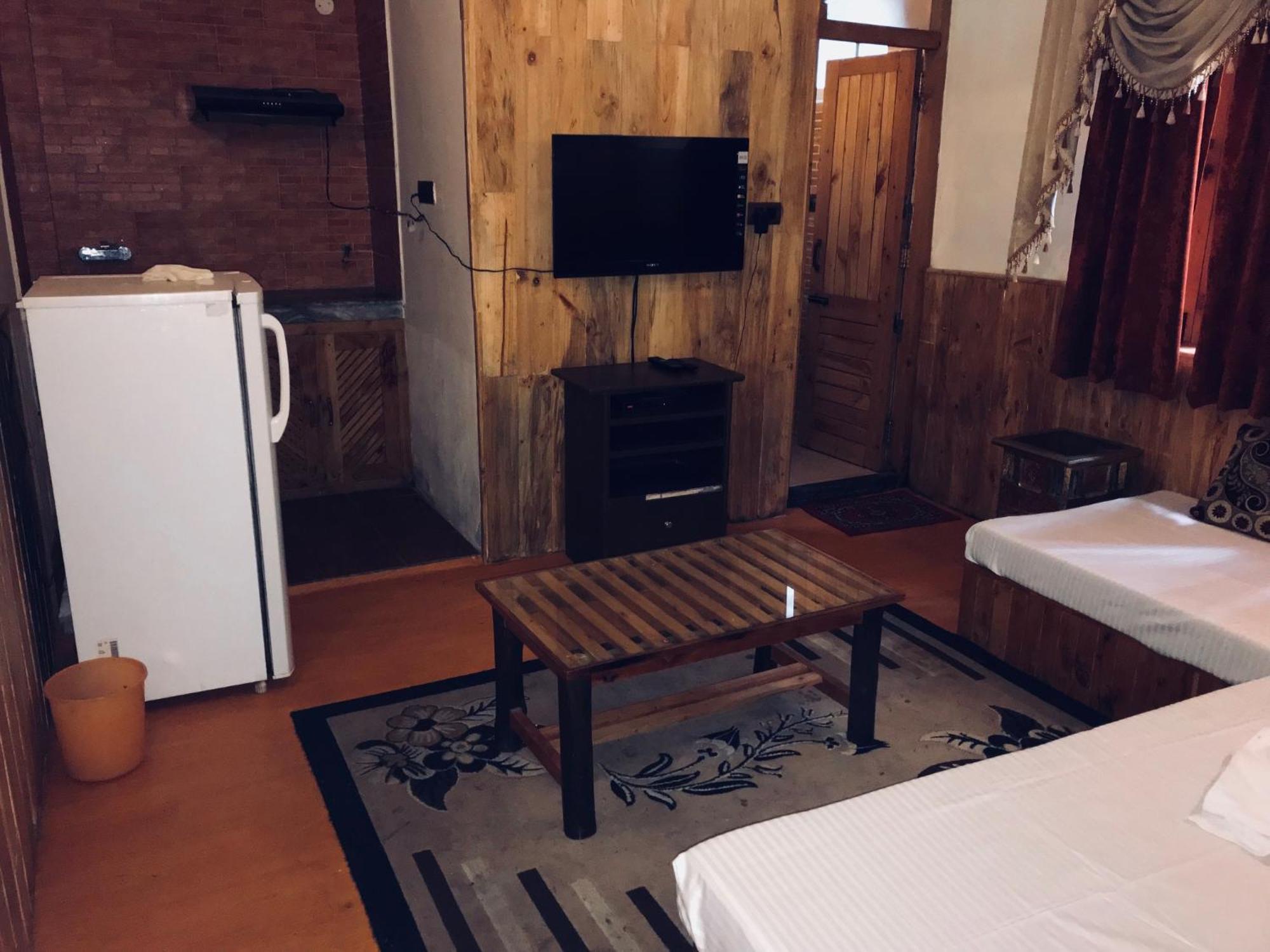 Hotel Manu - 1,2,3 Bedroom Personal Luxury Available In M80910-77715